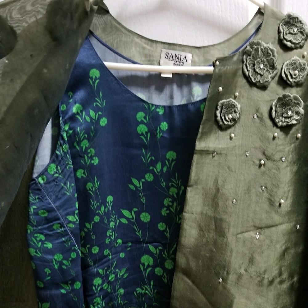 Cape with undershirt - Picture 2 of 3